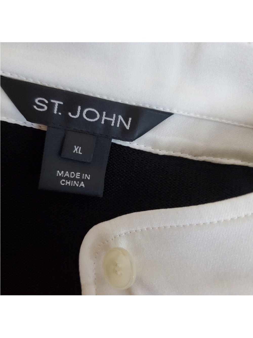 St. John Black Tunic Top with White Collar and Cuffs - Picture 6 of 9
